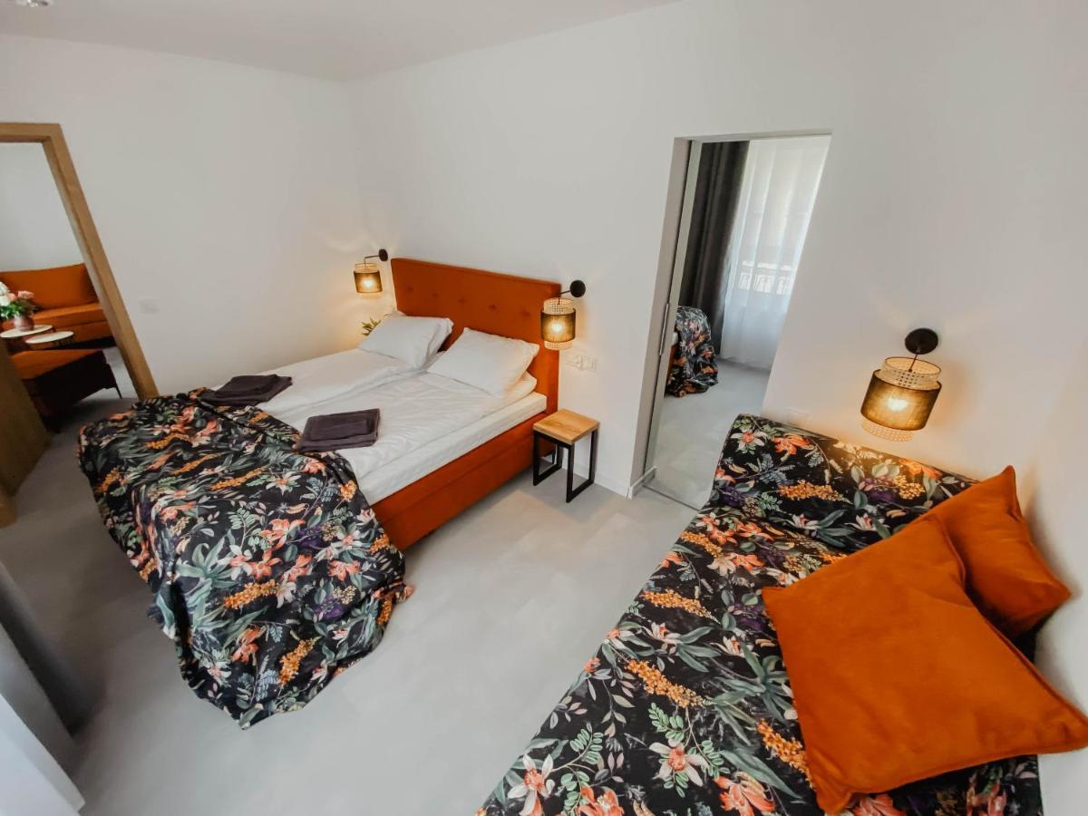 Cztery Pory Roku Apartment Wiele Luaran gambar
