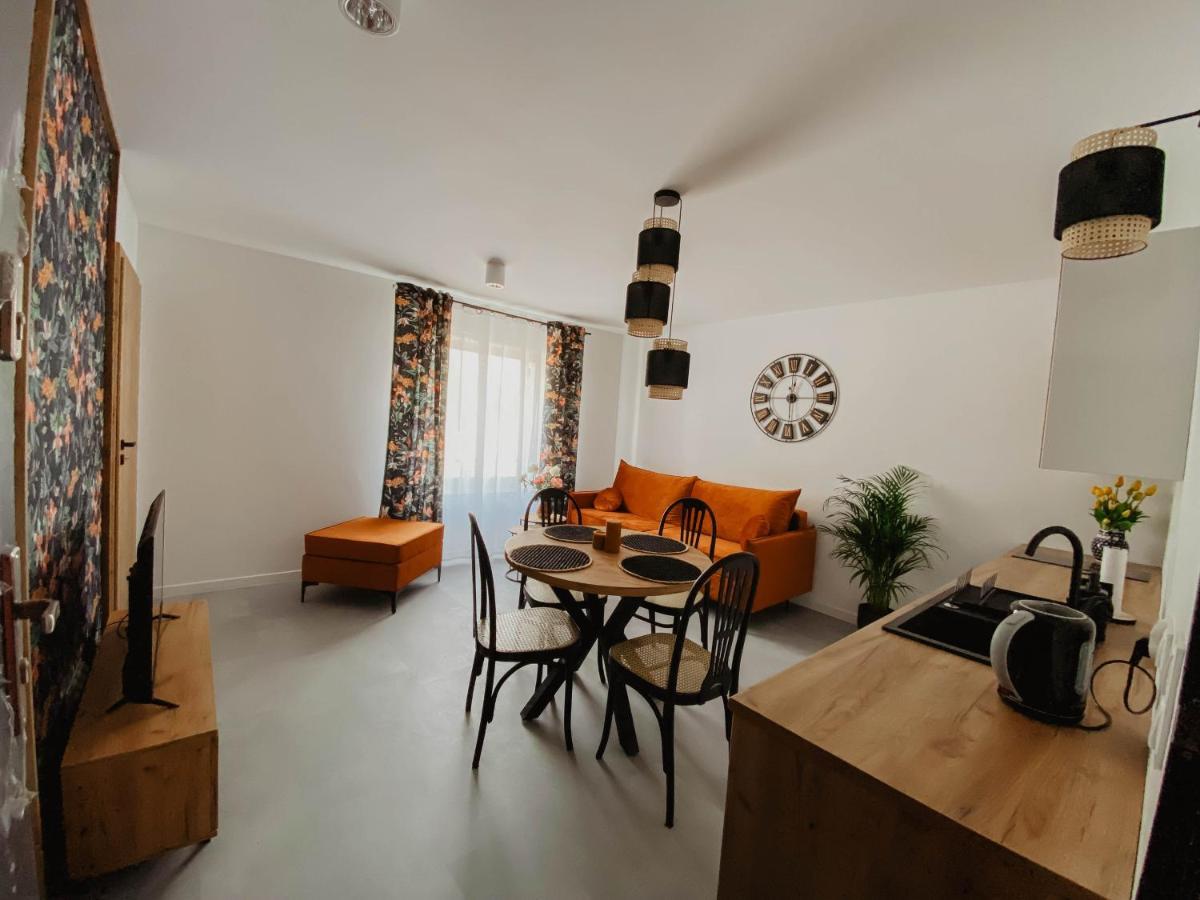 Cztery Pory Roku Apartment Wiele Luaran gambar