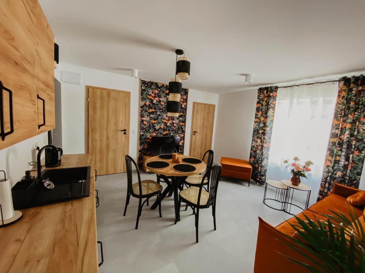 Cztery Pory Roku Apartment Wiele Luaran gambar