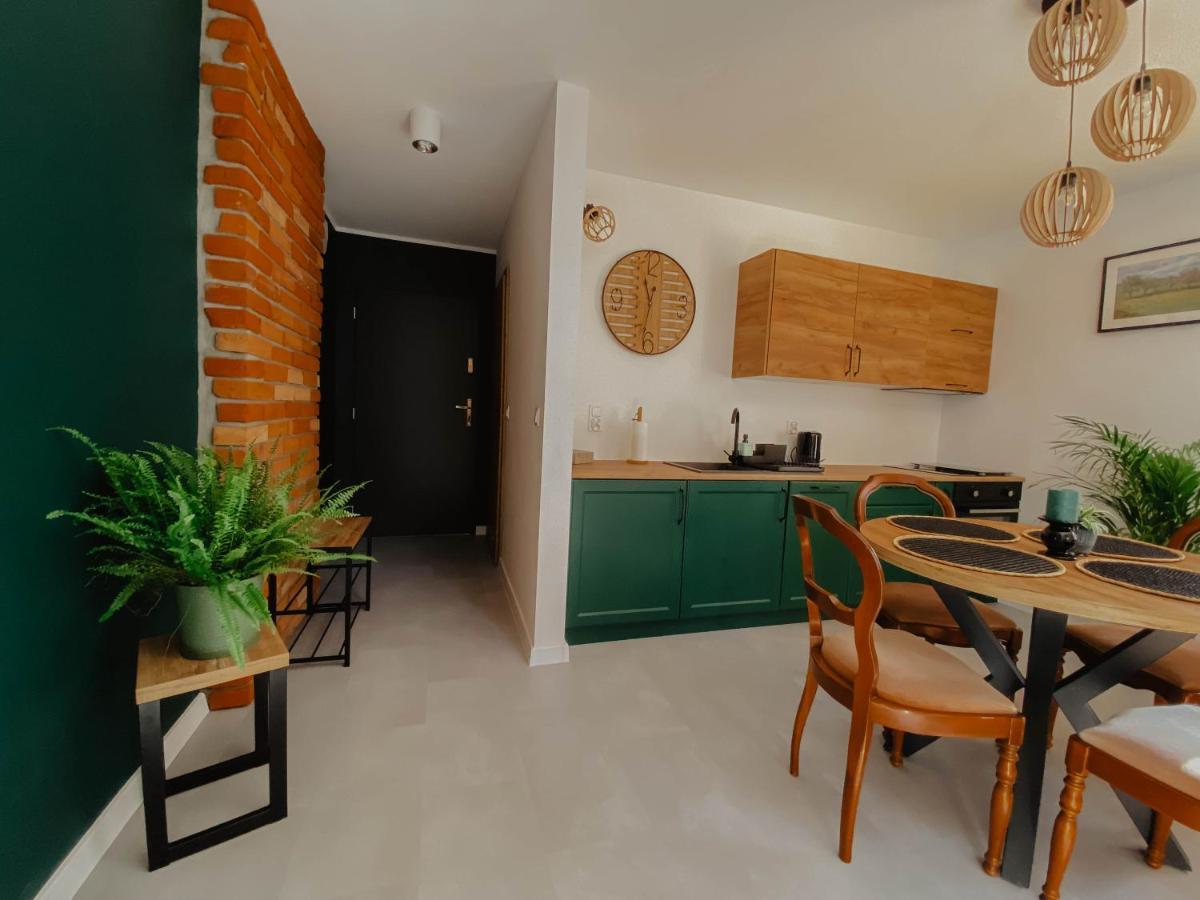 Cztery Pory Roku Apartment Wiele Luaran gambar