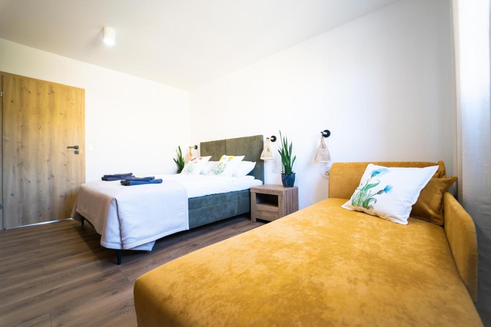 Cztery Pory Roku Apartment Wiele Luaran gambar