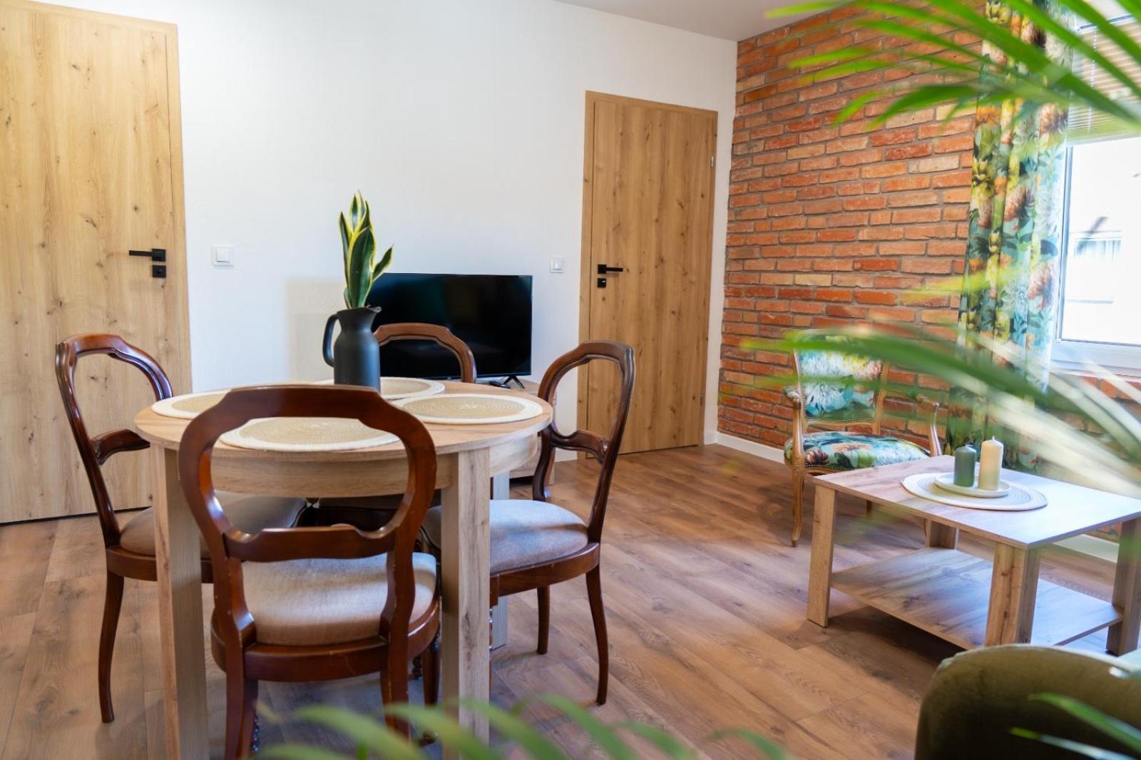 Cztery Pory Roku Apartment Wiele Luaran gambar