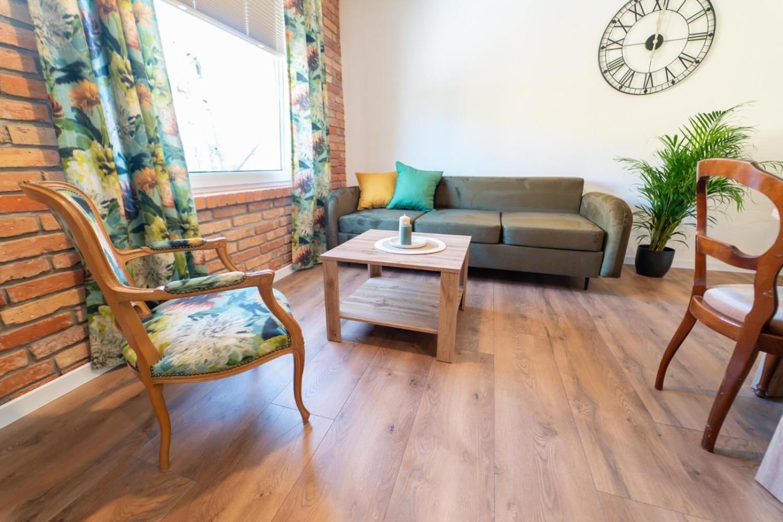 Cztery Pory Roku Apartment Wiele Luaran gambar