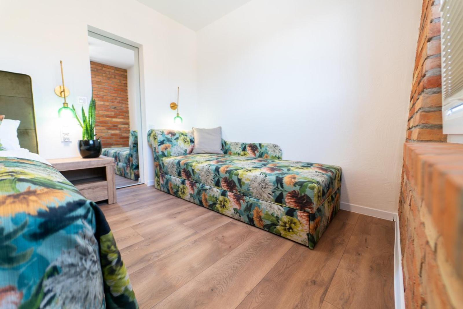 Cztery Pory Roku Apartment Wiele Luaran gambar