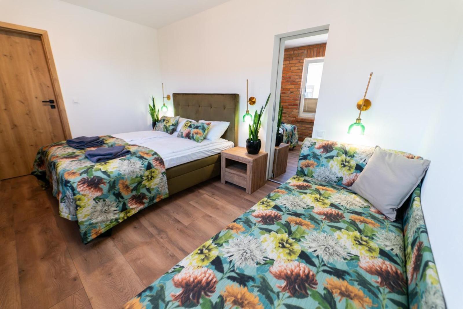 Cztery Pory Roku Apartment Wiele Luaran gambar