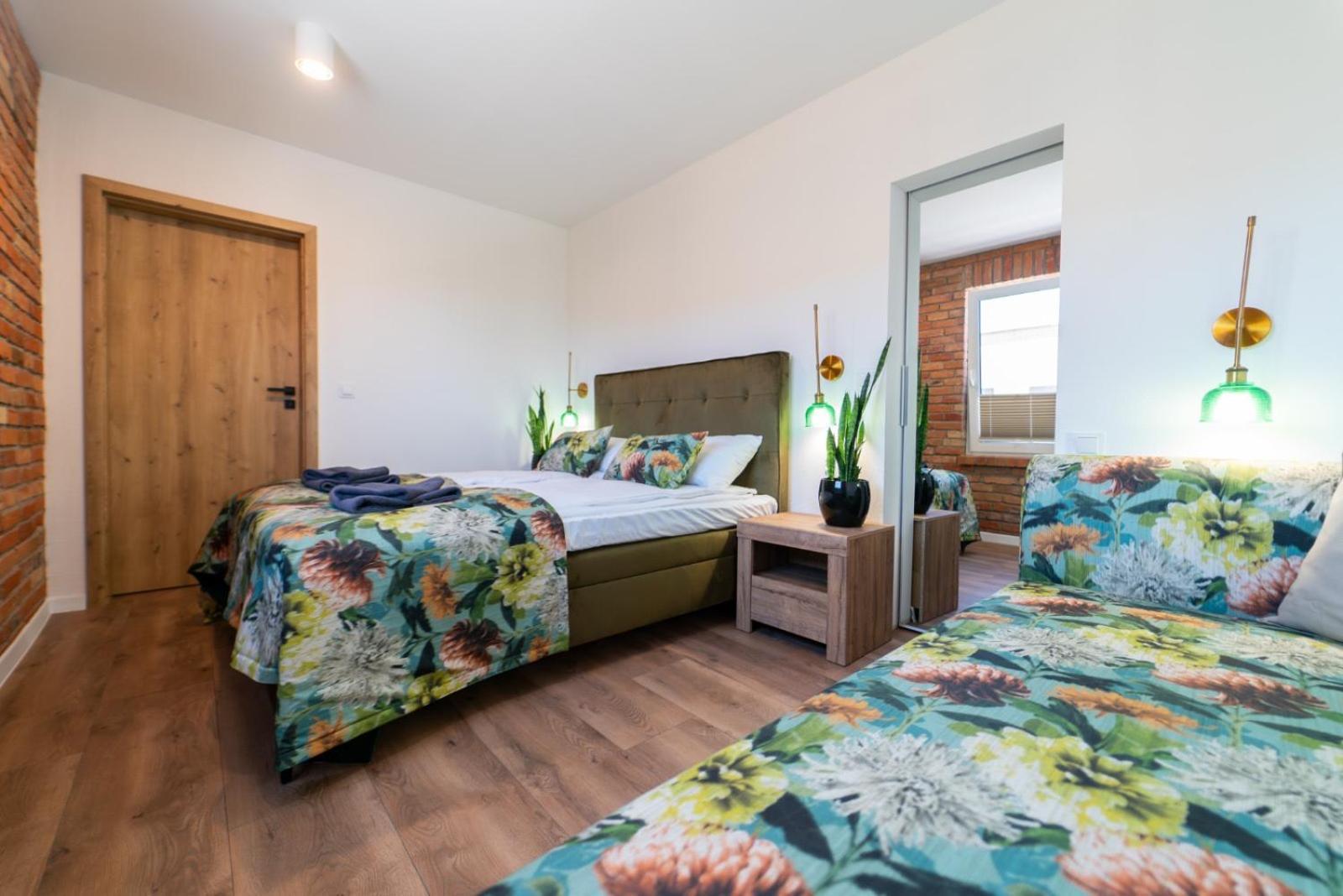 Cztery Pory Roku Apartment Wiele Luaran gambar